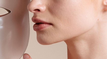 «Φθινόπωρο: η εποχή που αφήνεις πίσω το μαύρισμα και πιάνεις… τη ρετινόλη!»